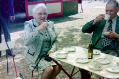 25 Opa en oma. Waren ze niet zoveel jaar getrouwd hier, en dat we naar een speeltuin zijn geweest?